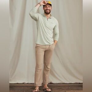 Orvis Men's Light Khaki Stretch Chinos